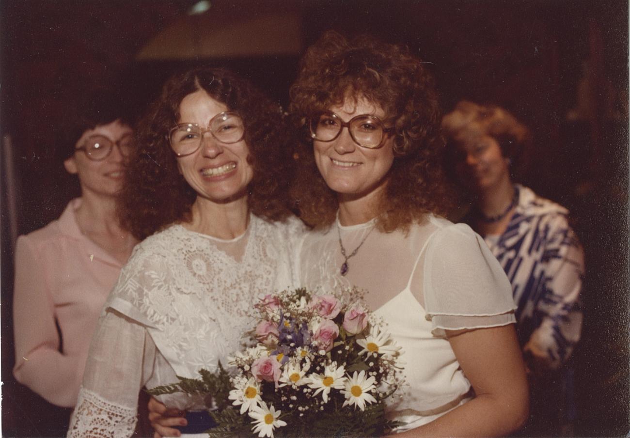 Anne Slane, Rachel Alexander, Holly Blake and Catherine Haynes at Wedding at the Old Worthington Library
