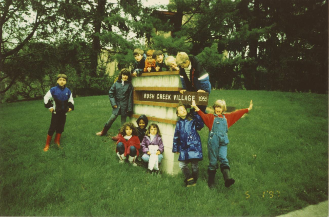 Colonial Hills Elementary Students at Rush Creek Village Sign
