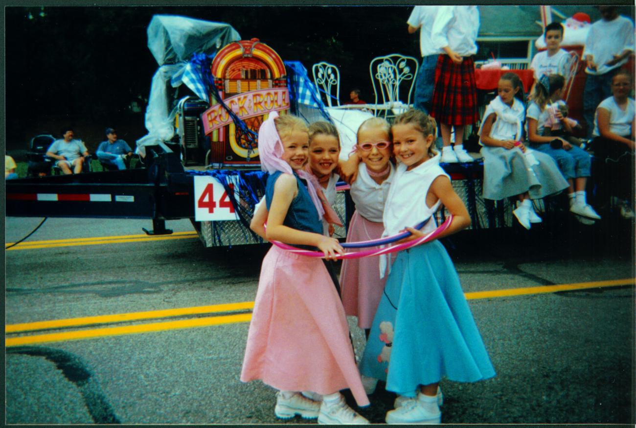 Colonial Hills Elementary and Worthington Industries Float
