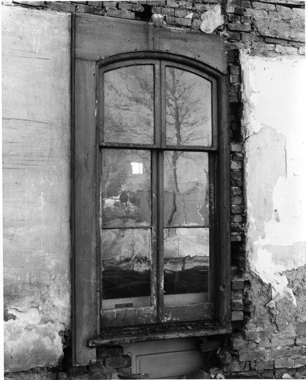 Door Window of the Griswold Inn