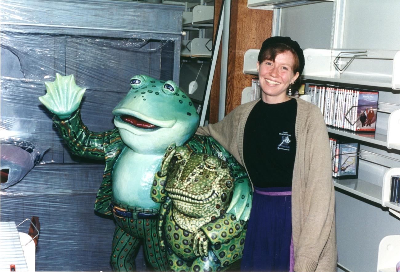 Janet Ingraham-Dwyer with Northwest Library Story Garden Characters Frog and Toad