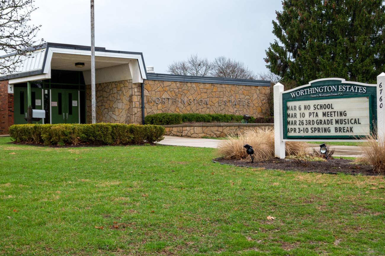 Photograph of Entrance and Sign for Worthington Estates Elementary School