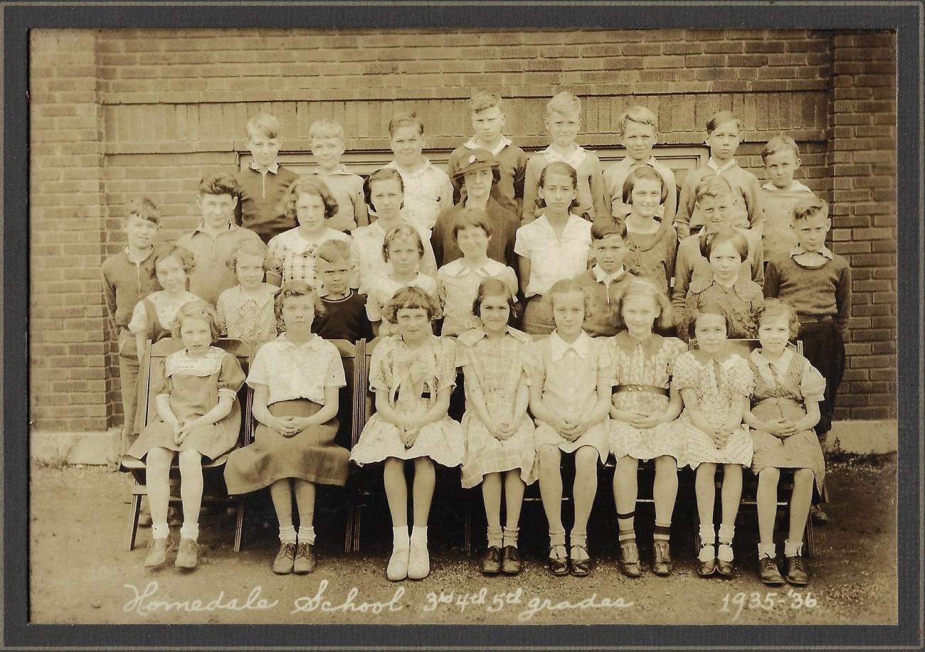Photograph of Homedale School 3rd, 4th and 5th grade students