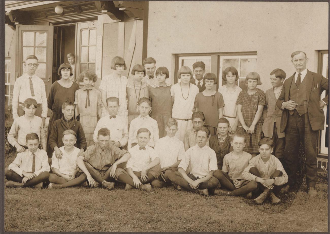 Photograph of Linworth Grammar School 7th and 8th Grades, 1924
