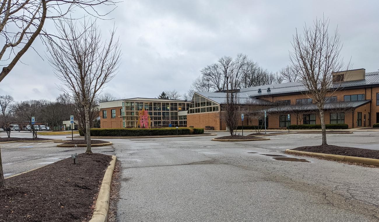 Photograph of Worthington Community Center During Ohio’s Stay at Home Order of 2020