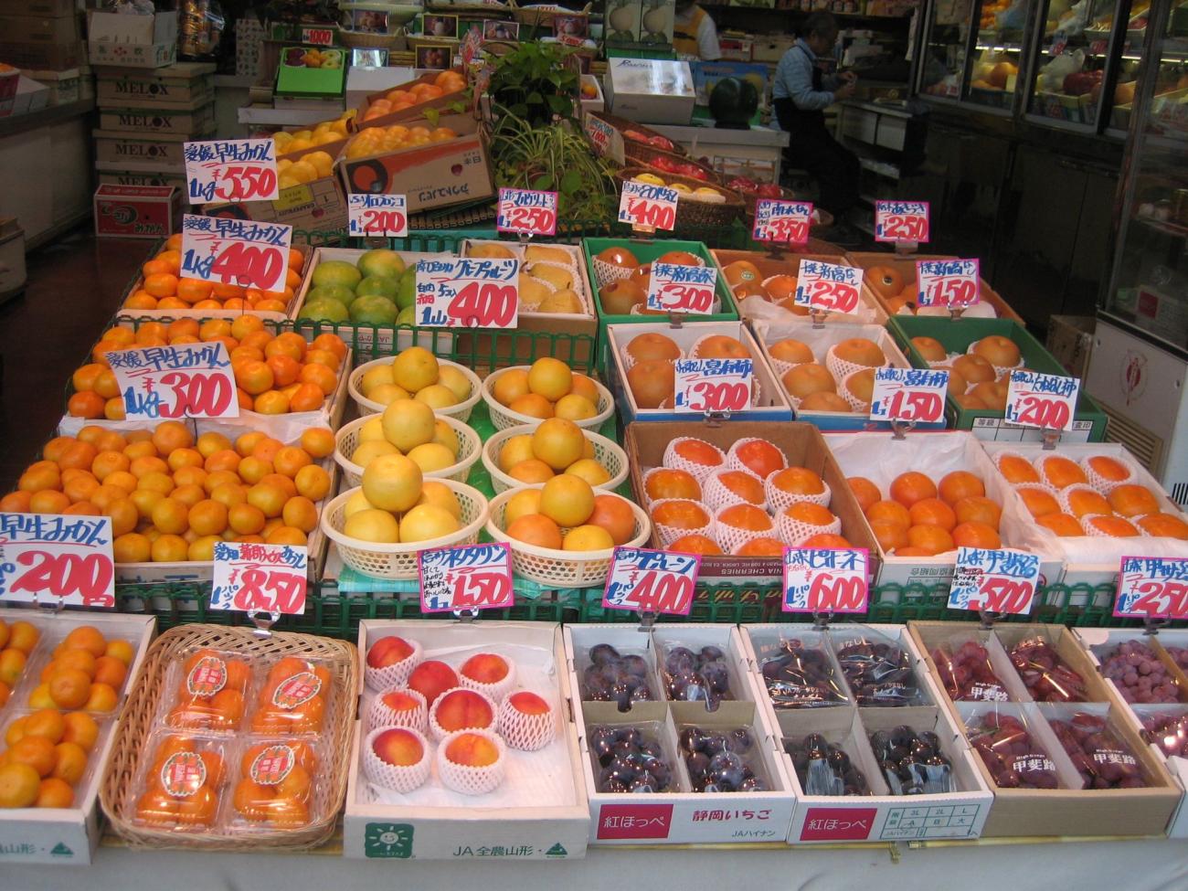 Photograph of food at a grocery store in Sayama, Japan