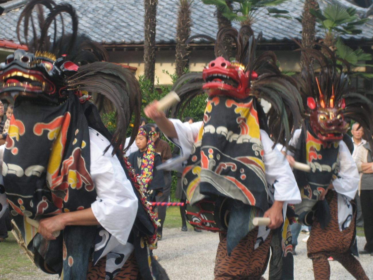 Photograph of lion dance performers in Sayama, Japan