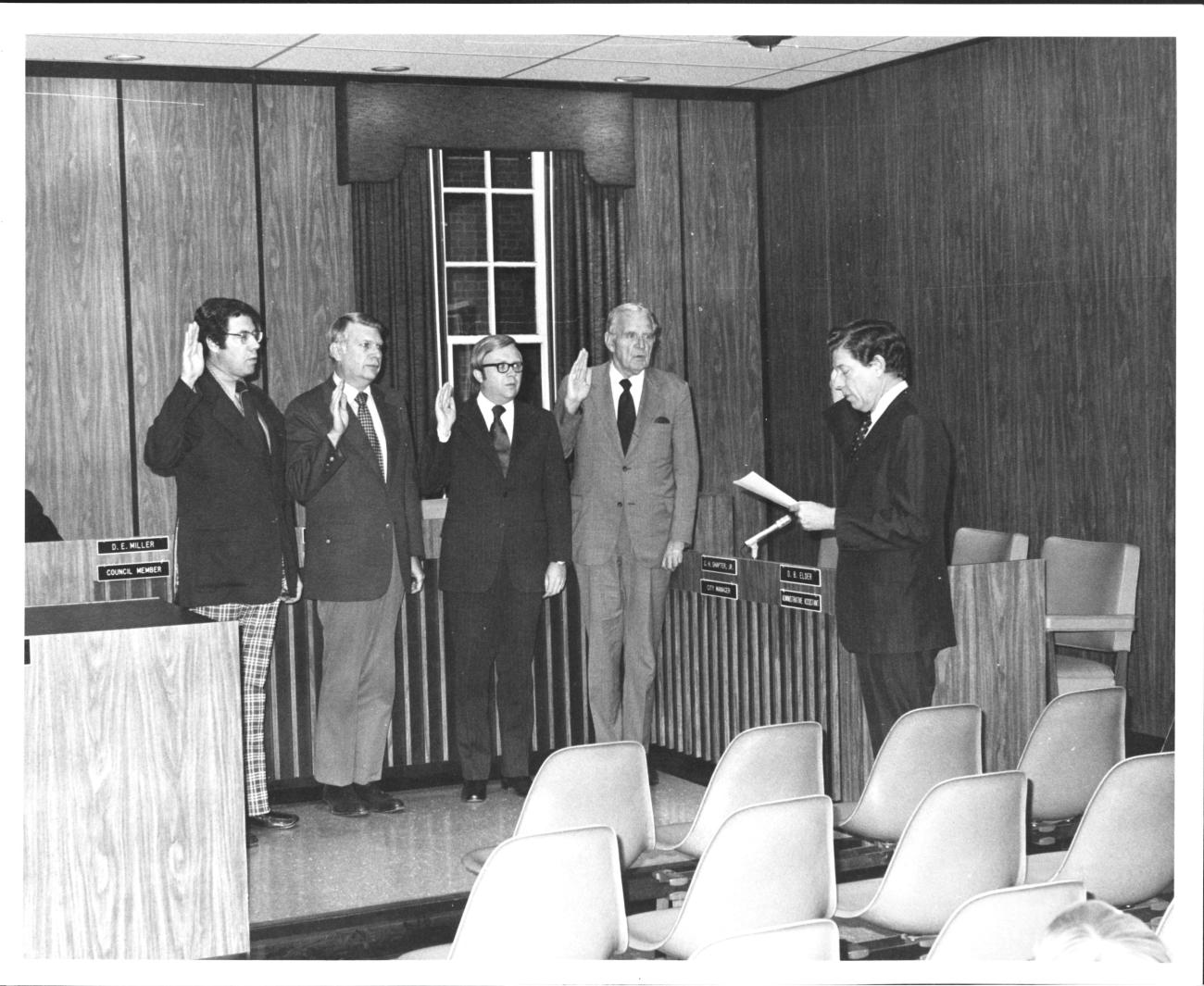 Swearing In City Council