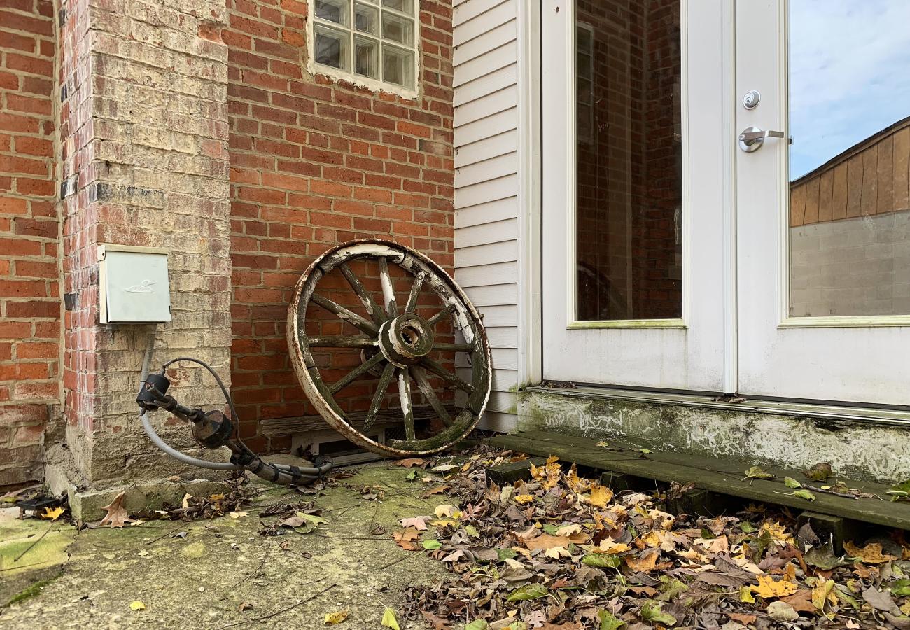 Wagon Wheel at the Historic Gardner Homestead