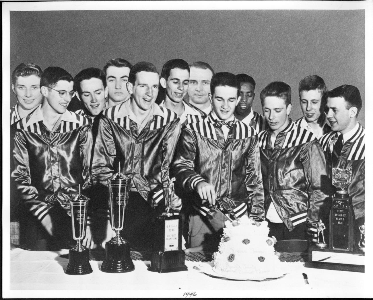 Worthington High School Basketball Team Celebrates Winning Season