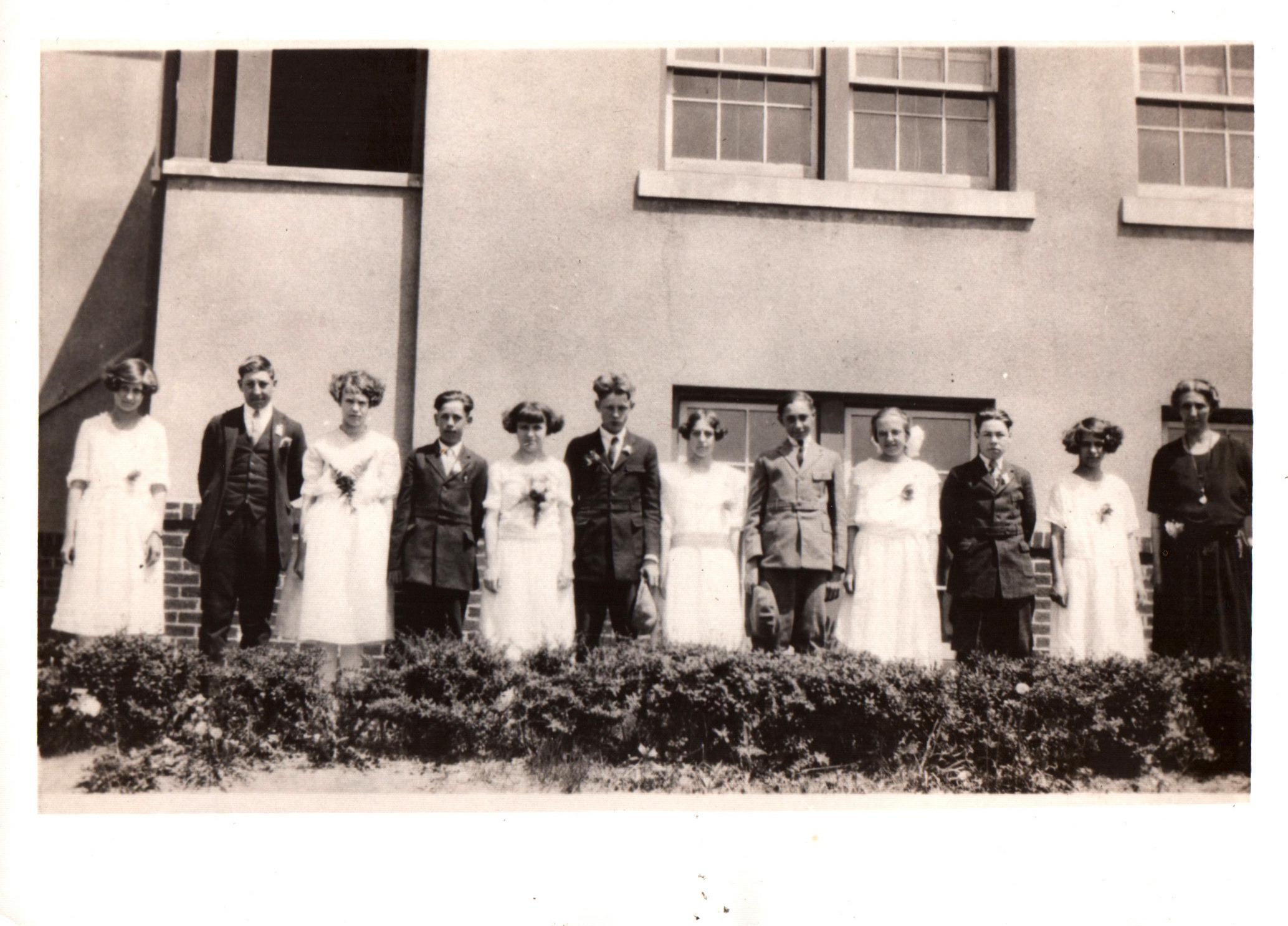 Photograph of Eight-Grade Graduates at the Linworth Grammar School, 1923