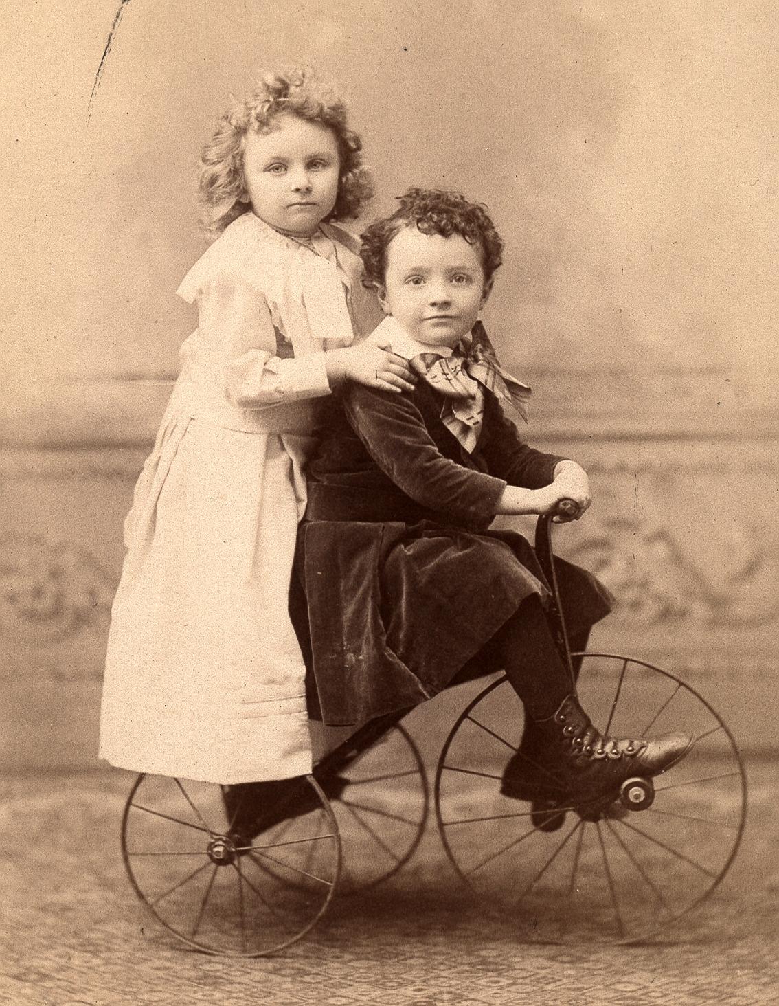 Photograph of Frame C. Brown and Margaret Brown as Children