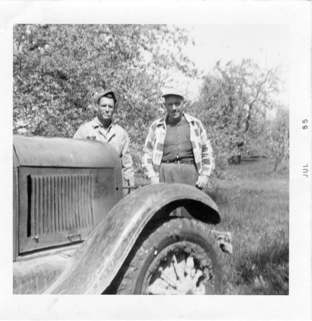 Photograph of Slim and Lynas Dill at the Brown Fruit Farm