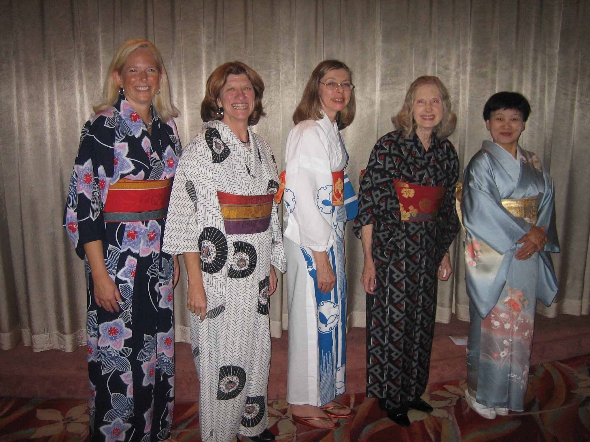 Photograph of members of the 2009 delegation to Sayama dressed in kimono