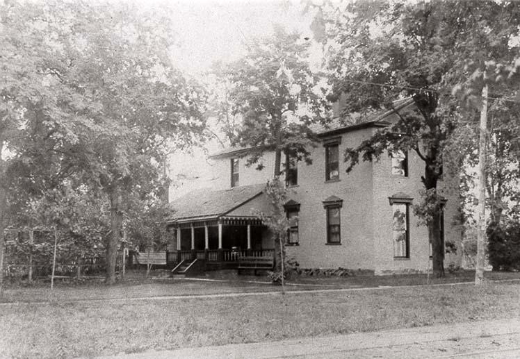 Photograph of the Buttles-Pinney-Brown House at 12 East Stafford Avenue