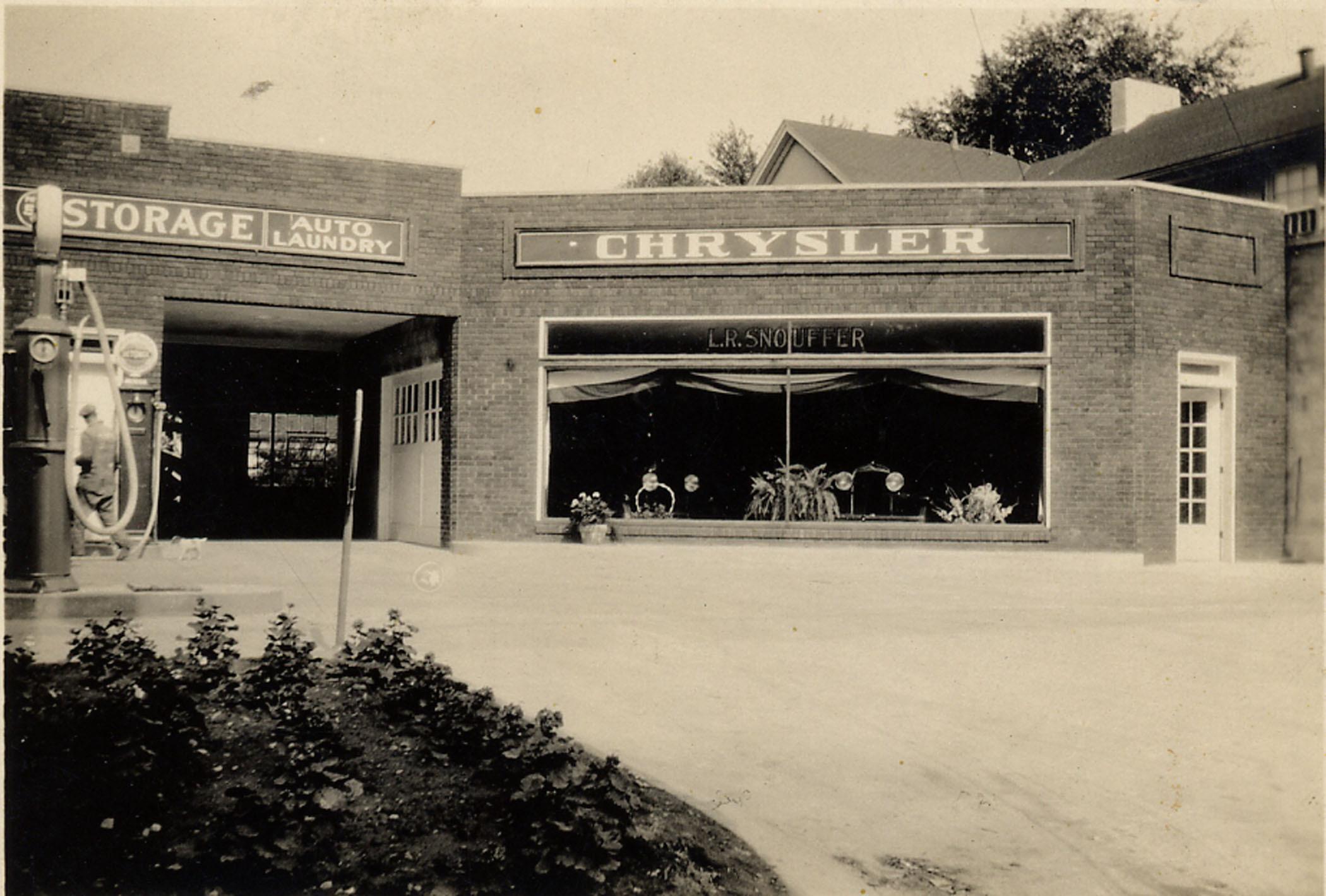 Photograph of the Snouffer Brothers' Garage and Filling Station