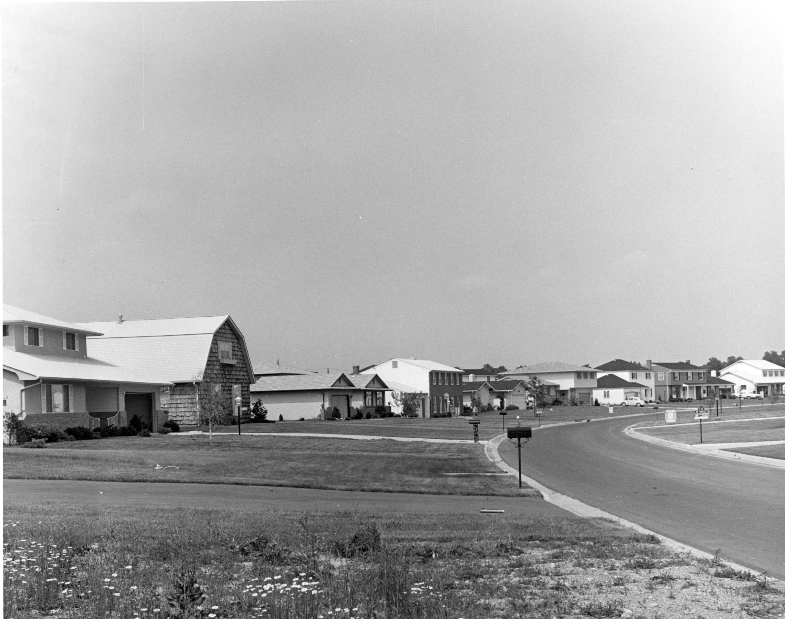 Residential Street Scene, Worthington Hills