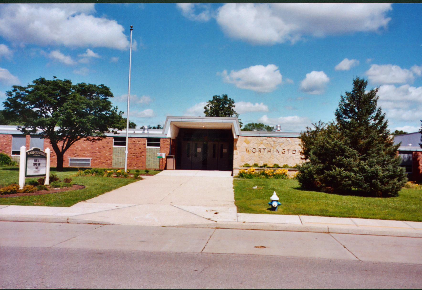 Worthington Estates School