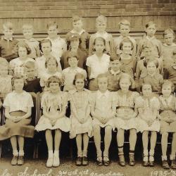 Photograph of Homedale School 3rd, 4th and 5th grade students