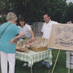 Shopper at Fi-Dough's Bakery at the Worthington Farmer's Market