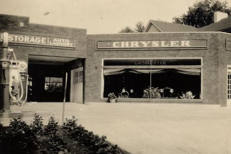 Photograph of the Snouffer Brothers' Garage and Filling Station
